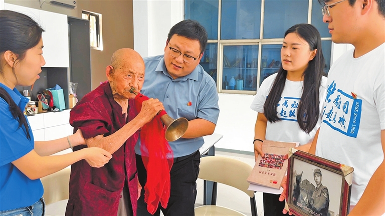 走近抗戰(zhàn)老兵 聆聽(tīng)烽火歲月