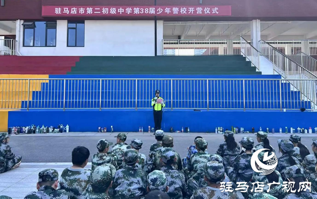 交通安全進(jìn)校園 女子鐵騎護(hù)航開學(xué)季