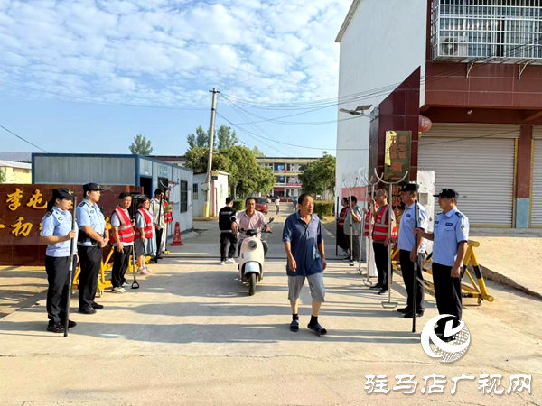 平輿縣李屯鎮(zhèn)：堅(jiān)守護(hù)學(xué)一線 筑牢校園安全 “防護(hù)網(wǎng)”