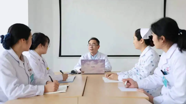 駐馬店市中心醫(yī)院：11歲男孩突然腿疼，一查竟是白血?。? width=