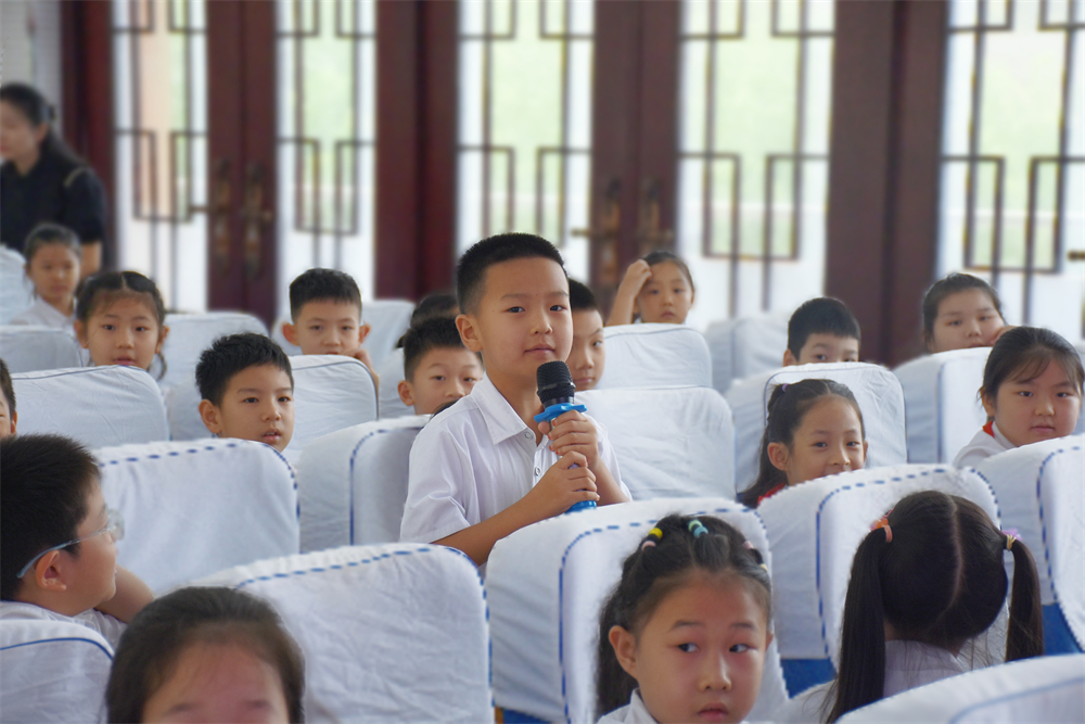 駐馬店第二實(shí)驗(yàn)小學(xué)舉行開學(xué)“第一堂法治課”活動