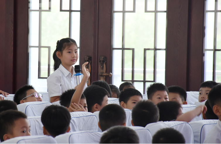 駐馬店第二實(shí)驗(yàn)小學(xué)舉行開學(xué)“第一堂法治課”活動