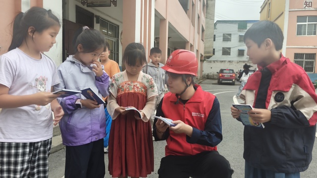 國(guó)網(wǎng)新蔡縣供電公司開(kāi)展“開(kāi)學(xué)安全第一課”活動(dòng) 共筑校園用電安全防線