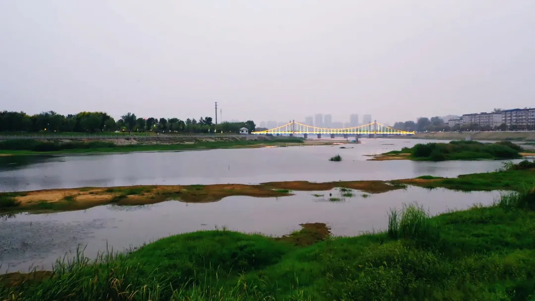 每到傍晚，這個地方的景色很夢幻...