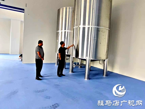 平輿縣萬金店鎮(zhèn)：實地督導“三園”建設重點項目，加速設備進駐促投產(chǎn)