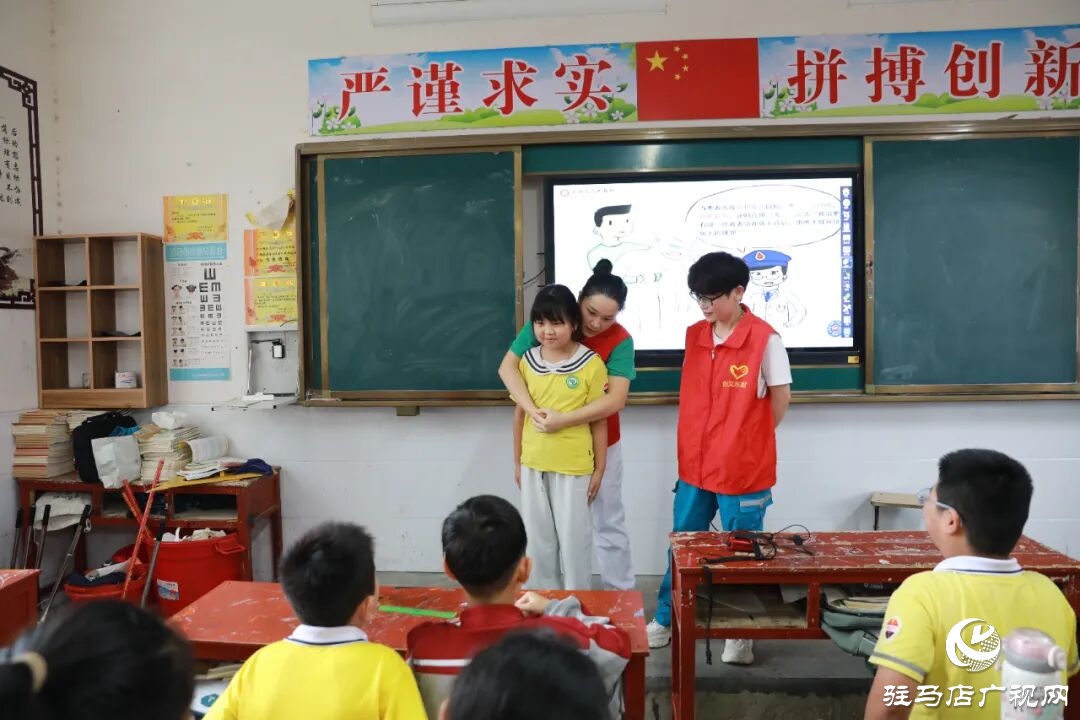 正陽縣人民醫(yī)院組織開展世界急救日宣傳活動(dòng)