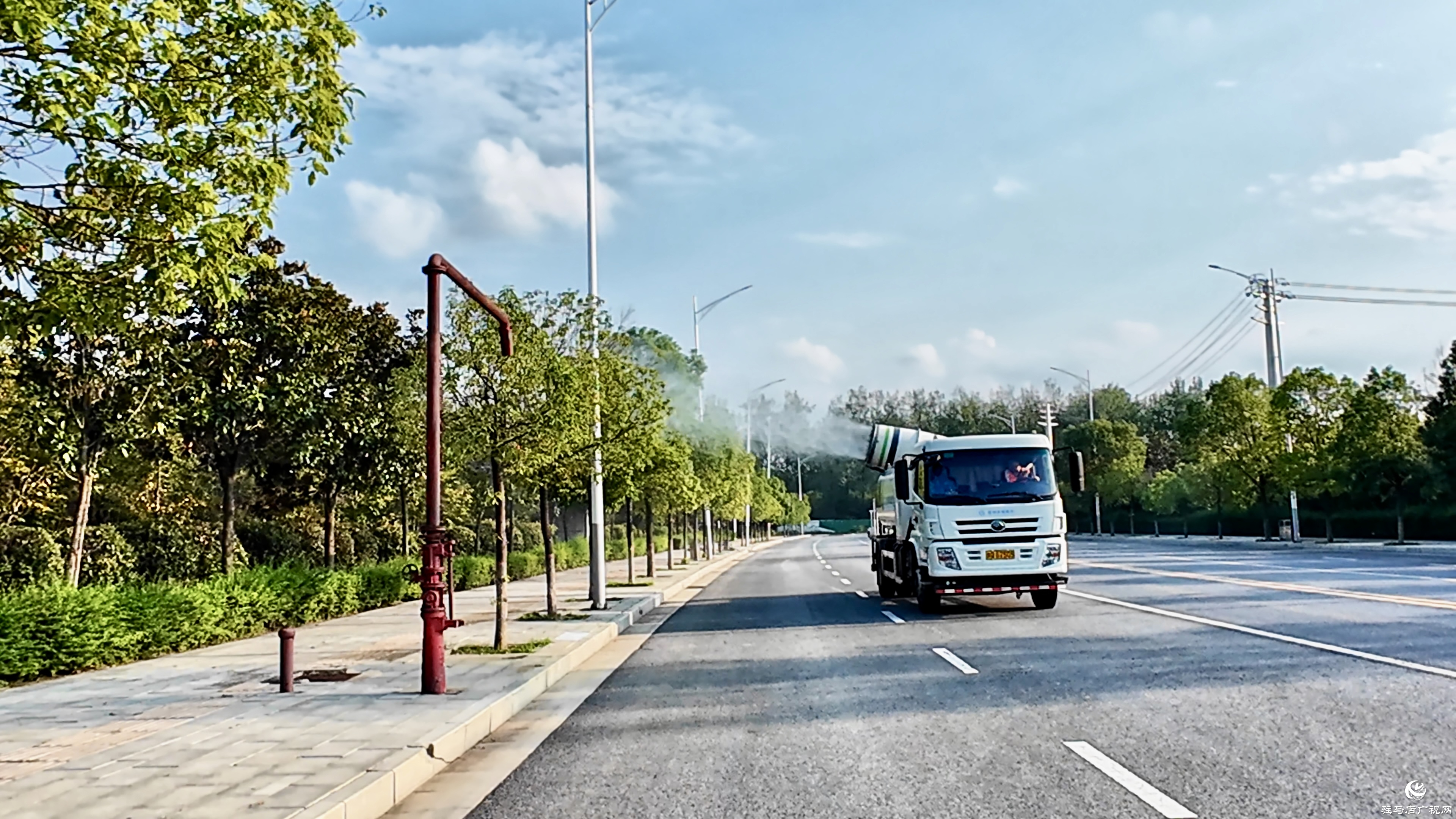 正陽(yáng)縣城市管理局：多措并舉科學(xué)防治白粉虱 守護(hù)城市宜居環(huán)境