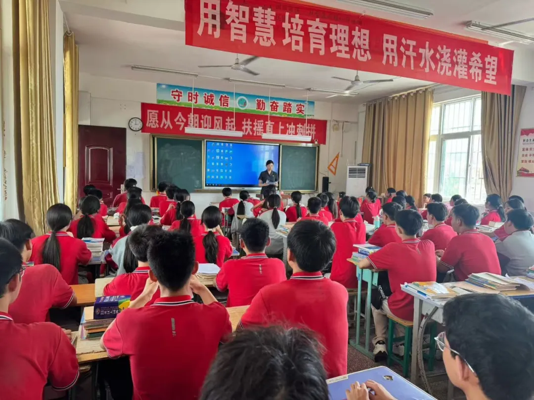 驛城區(qū)法院:織密校園反詐網(wǎng) 普法宣傳進(jìn)課堂