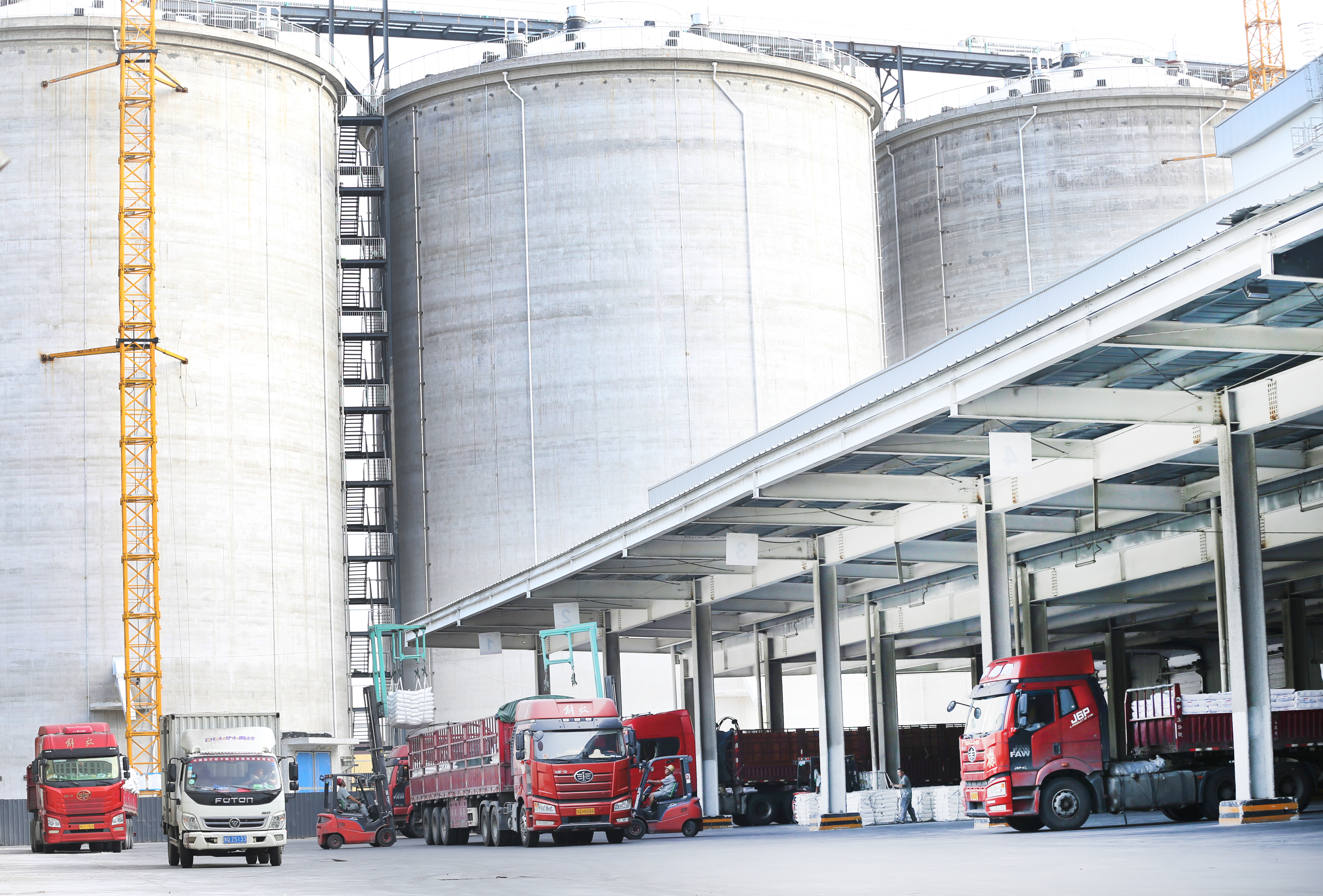 河南日?qǐng)?bào)一版聚焦|活力天中煥新求變