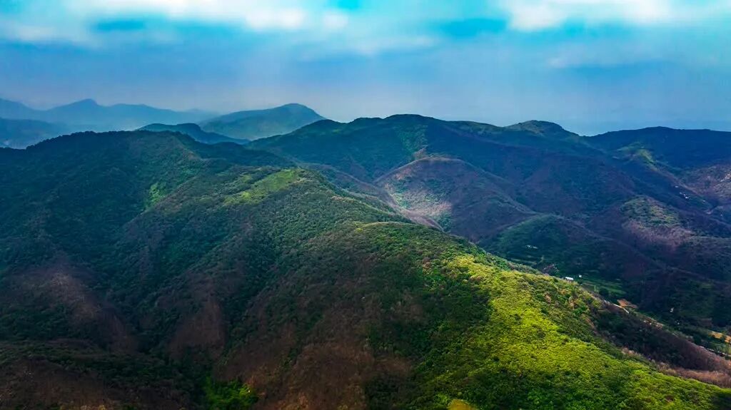 秋日秘境—駐馬店紅石崖竟藏著一道飛瀑流泉的仙境！