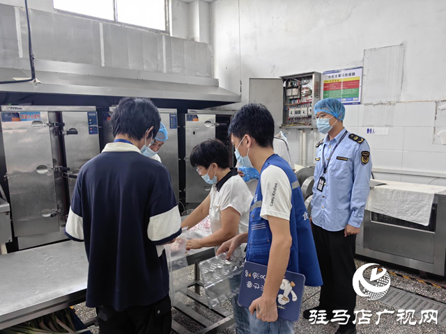 駐馬店市城鄉(xiāng)一體化示范區(qū)市場監(jiān)管分局開展校園及周邊食品安全專項抽檢