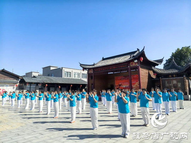  2025年全國老年人健身廣場舞大聯(lián)動（泌陽分會場）啟動儀式暨展演活動”舉行 