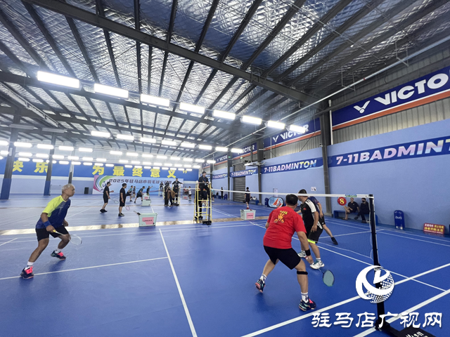駐馬店市羽毛球公開賽激情開賽 全民健身熱潮燃動(dòng)天中
