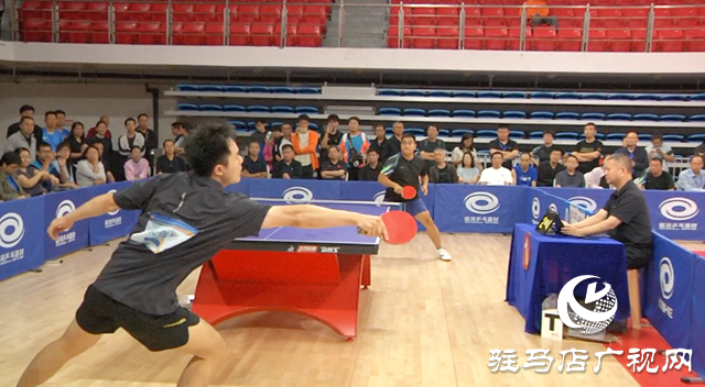 河南省省屬高校第二屆職工運動會乒乓球比賽在黃淮學(xué)院拉開帷幕