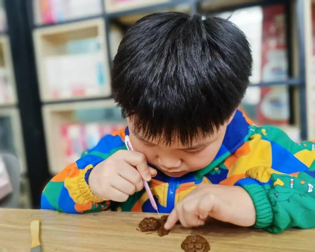 探秘非遺蓍草 傳承天中文脈 | 駐馬店市圖書館舉辦非遺蓍草手工制作活動(dòng)