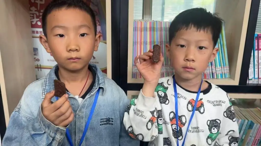 探秘非遺蓍草 傳承天中文脈 | 駐馬店市圖書館舉辦非遺蓍草手工制作活動(dòng)