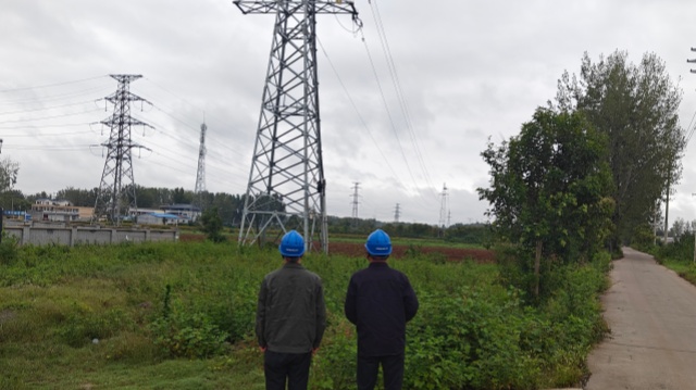 國(guó)網(wǎng)泌陽(yáng)縣供電公司：雨后特巡輸電線路 護(hù)航電網(wǎng)穩(wěn)定運(yùn)行