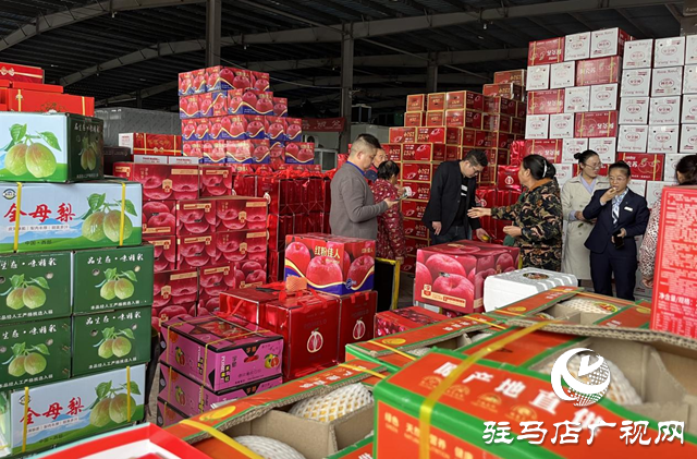 “雙節(jié)”將至 應(yīng)節(jié)商品熱銷(xiāo)