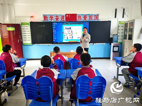 平輿縣特殊教育教師代佳：用愛(ài)為特殊孩子撐起一片天