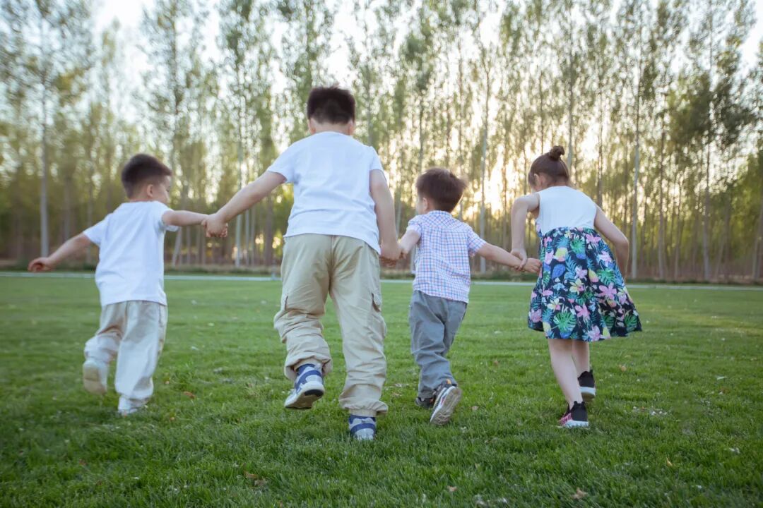 這種病正一點(diǎn)點(diǎn)偷走孩子的脊柱健康！做好3個(gè)方面，有效預(yù)防