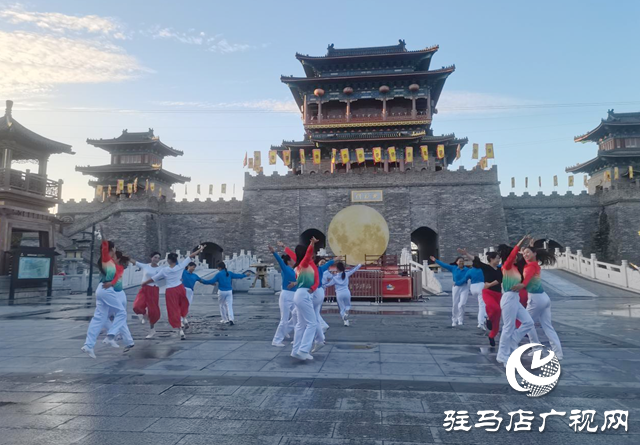 “中原舞翩躚”廣場舞成果展綻放駐馬店 點(diǎn)燃群眾文化熱情