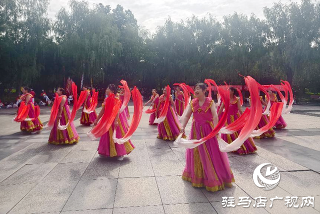 駐馬店：國慶文藝匯演精彩紛呈 文藝節(jié)目展群眾文化活力