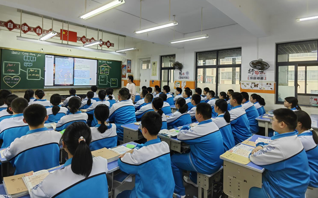 育見新力量丨從陽：二十載堅守講臺 為天使豐盈翅膀