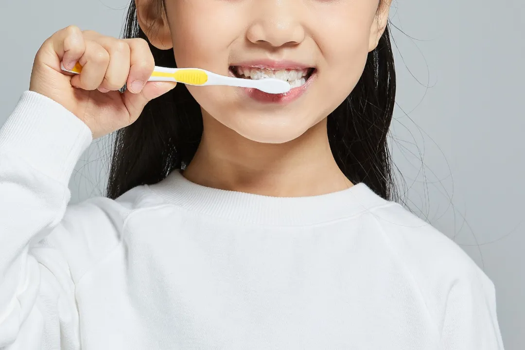 一天中最該刷牙的時(shí)刻，現(xiàn)在知道還不晚！
