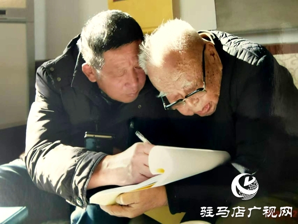 文化“愚公”挖“山”不止——記“農(nóng)村大網(wǎng)紅”、“天中文化的守望者”張耀征的文史情懷