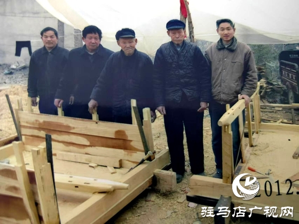 文化“愚公”挖“山”不止——記“農(nóng)村大網(wǎng)紅”、“天中文化的守望者”張耀征的文史情懷