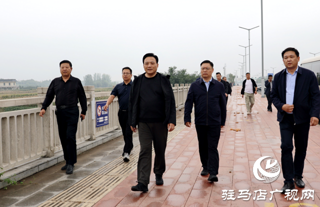  西平縣委書記侯公濤督導(dǎo)“三秋”農(nóng)業(yè)生產(chǎn)和巡河檢查工作