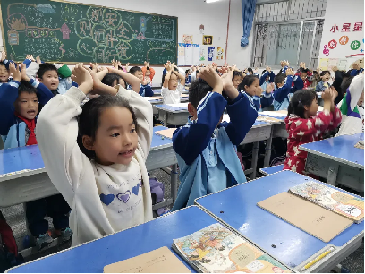 駐馬店市第三小學(xué)開展2025年秋季學(xué)期一、二年級(jí)習(xí)慣口令化展示活動(dòng)