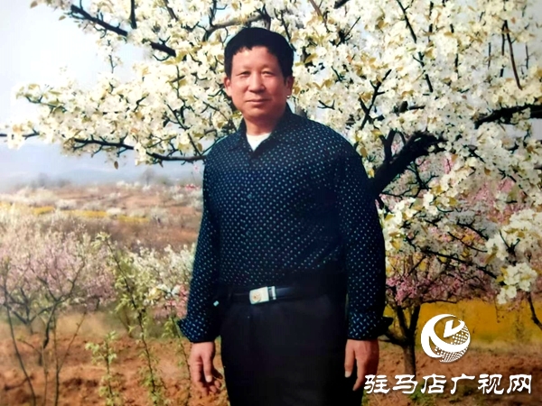 文化“愚公”挖“山”不止——記“農(nóng)村大網(wǎng)紅”、“天中文化的守望者”張耀征的文史情懷