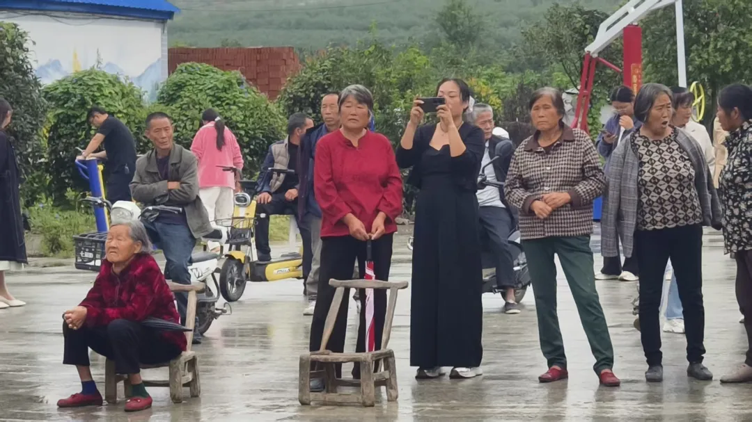 縣區(qū)動(dòng)態(tài) | 好戲連臺(tái)！泌陽“秋季村晚”精彩上演！