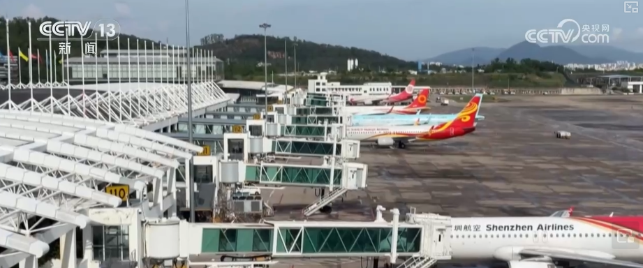 雙節(jié)同慶！中外旅客跨境游走旺 全國(guó)口岸迎出入境高峰