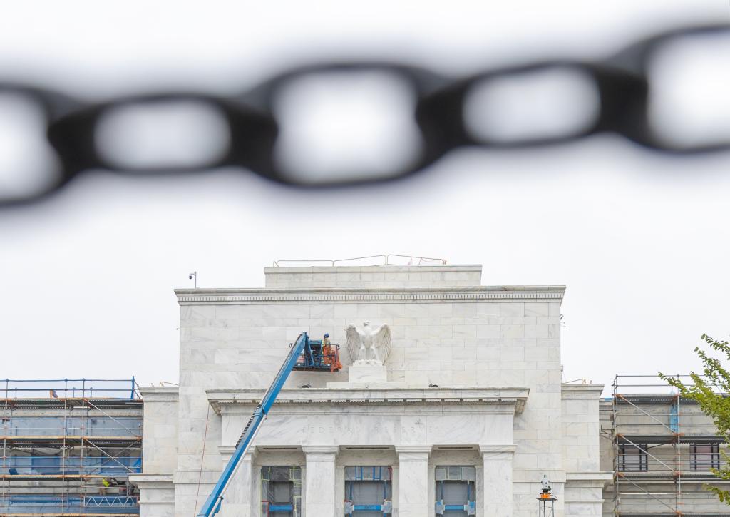 國際現(xiàn)貨黃金價(jià)格漲破每盎司3800美元