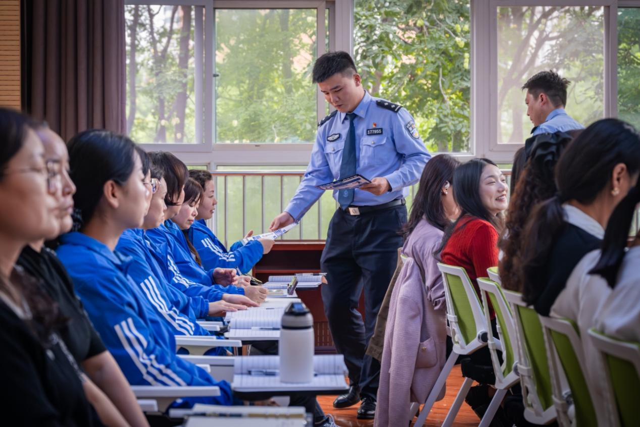 開發(fā)區(qū)：反詐民警攜手社區(qū)民警 筑牢師生防騙“防火墻”