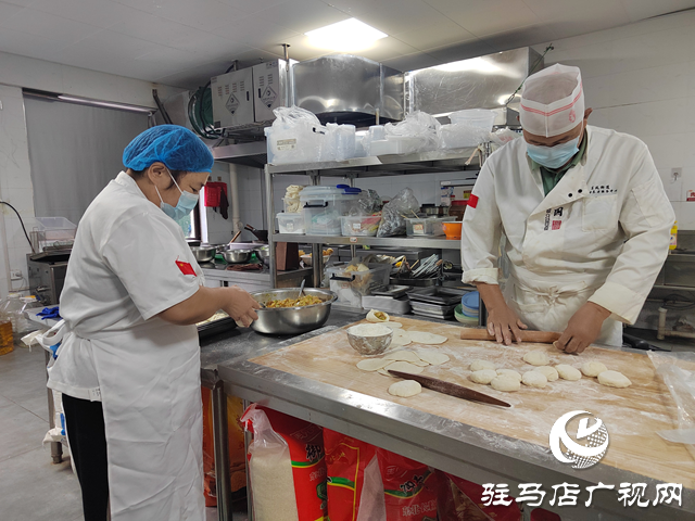 驛城區(qū)東風街道綜合養(yǎng)老服務中心國慶服務“不打烊” 溫情守護“夕陽紅”