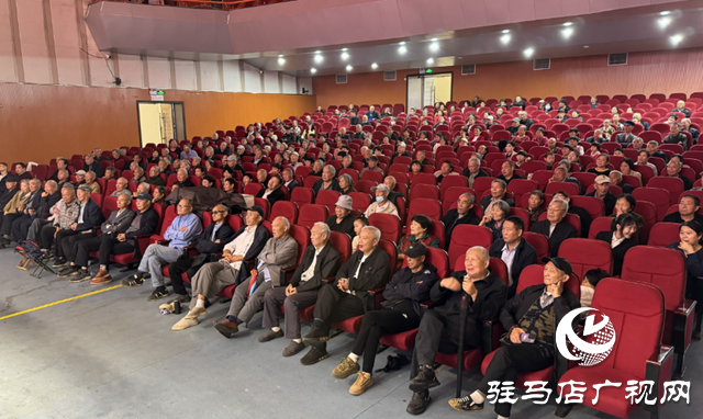  西平縣舉行“迎中秋 慶國慶 賀重陽”優(yōu)秀戲曲電影公益展演活動