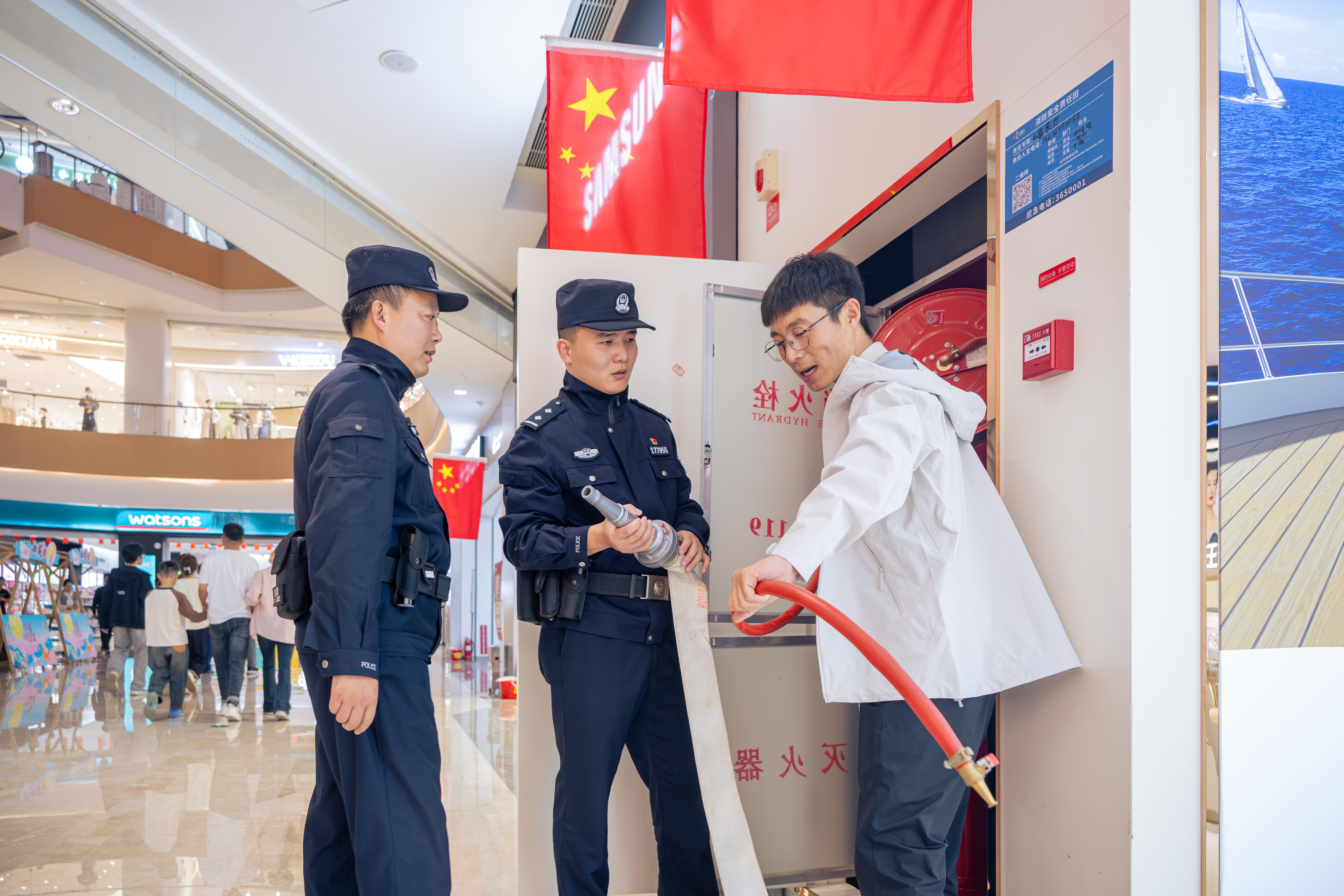 開發(fā)區(qū):國慶“警色”濃，忠誠護(hù)平安