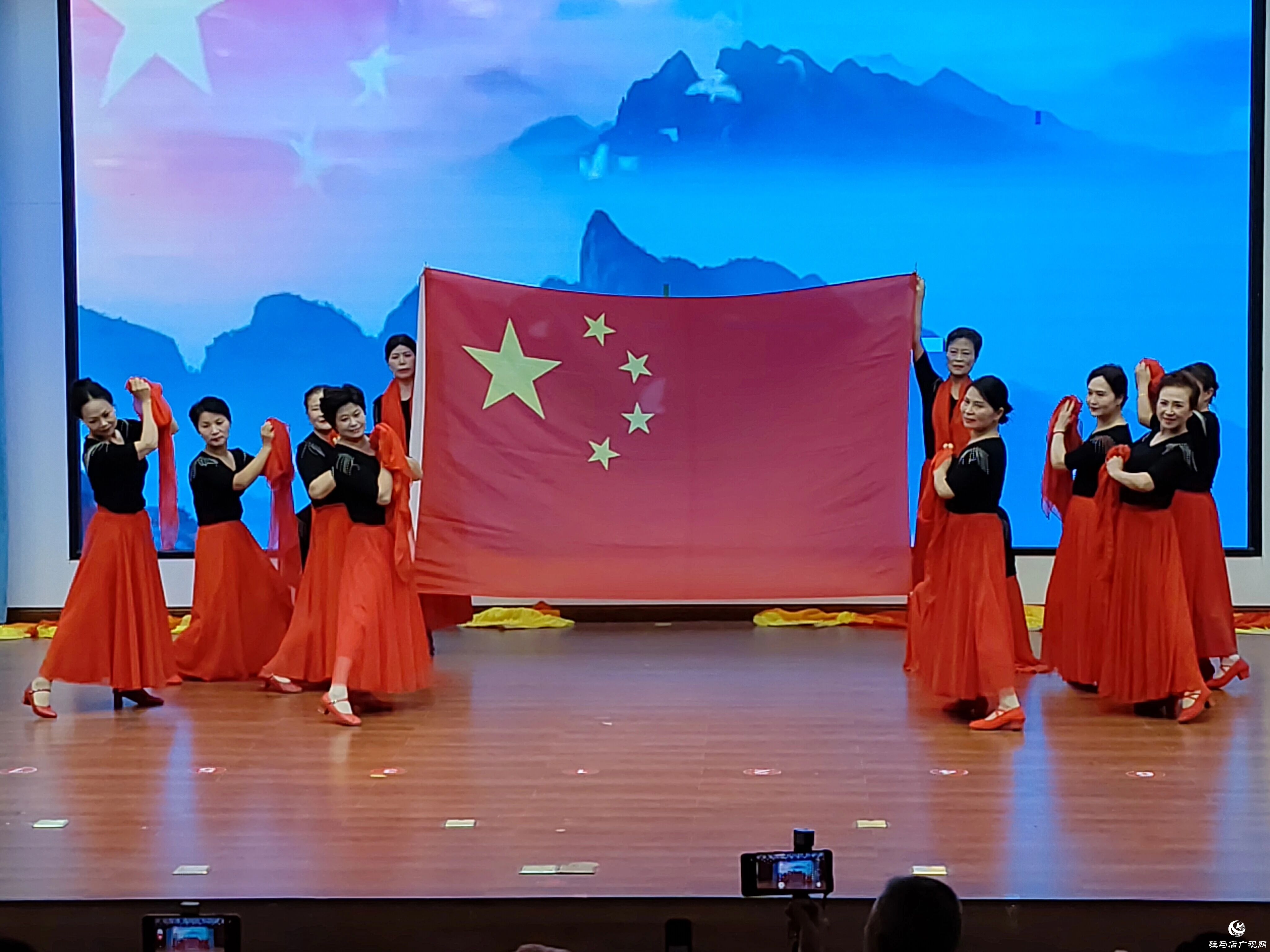 正陽(yáng)縣：載歌載舞迎國(guó)慶 歡天喜地慶佳節(jié)