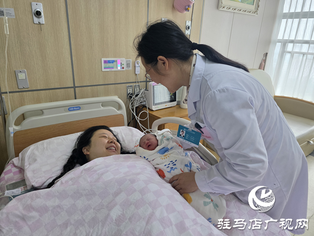 駐馬店市中心醫(yī)院：國慶寶寶扎堆出生 產(chǎn)房里的別樣國慶