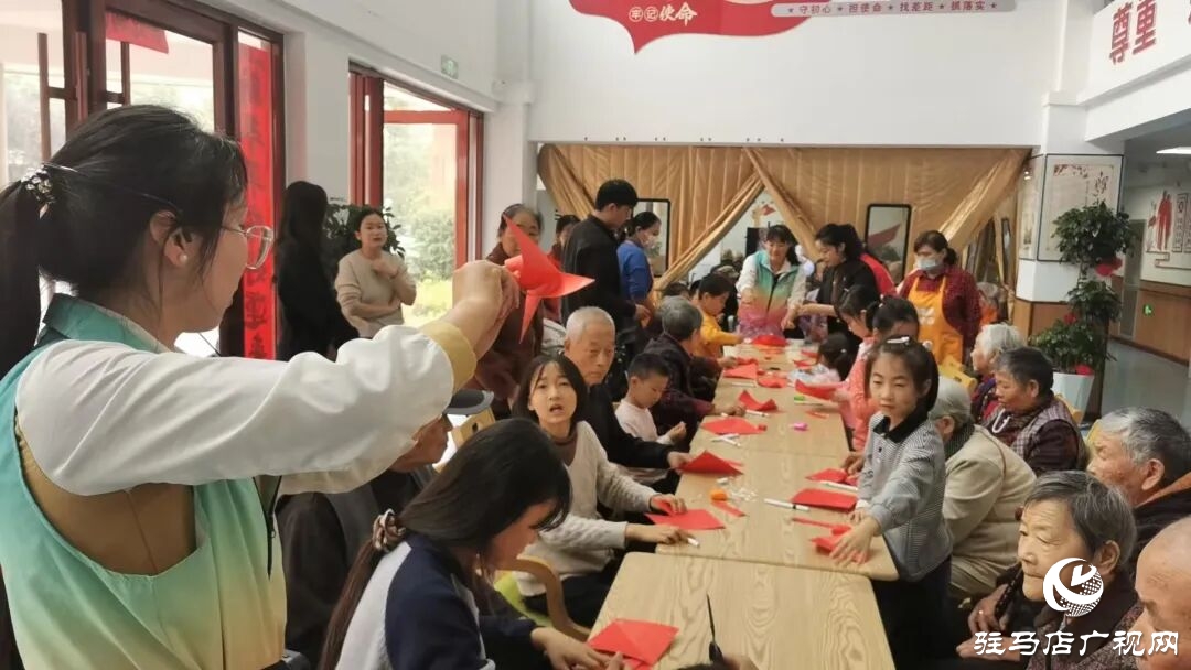 正陽縣：老人兒童互動 共慶祖國繁榮