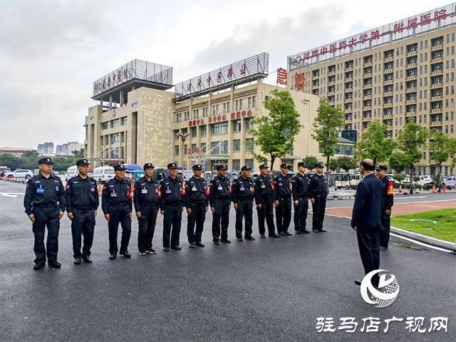 國慶我在崗——守護(hù)生命通道的“藏藍(lán)”身影