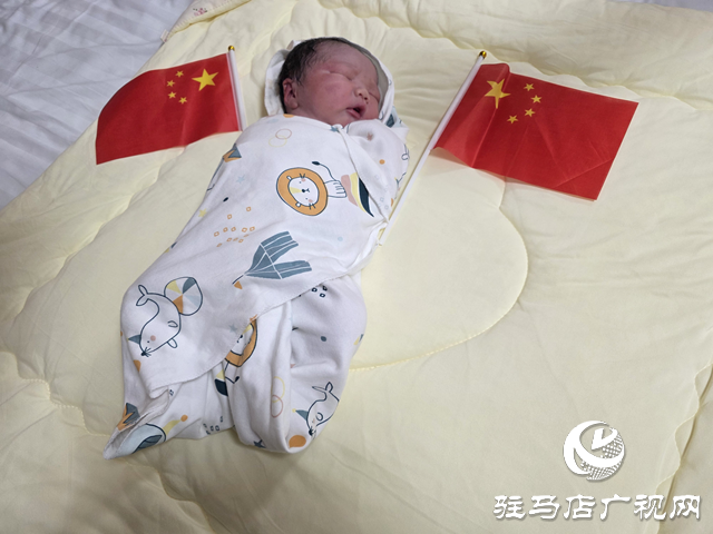 駐馬店市中心醫(yī)院：國慶寶寶扎堆出生 產(chǎn)房里的別樣國慶