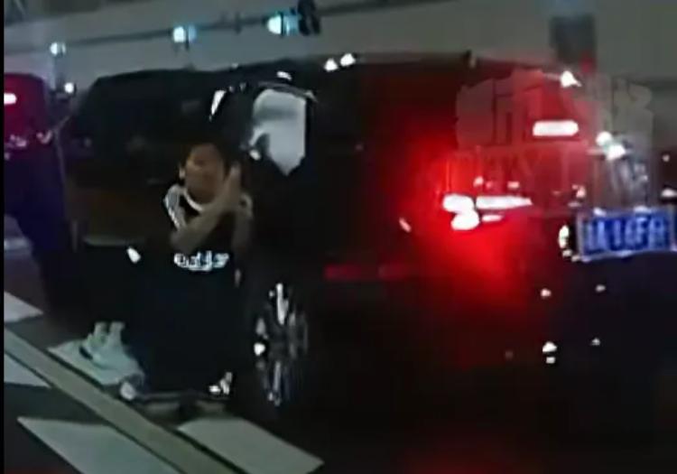 這個(gè)國(guó)慶長(zhǎng)假，6個(gè)平凡人的不凡瞬間感動(dòng)億萬(wàn)網(wǎng)友