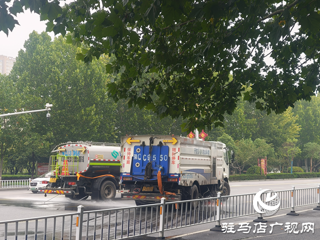 雙節(jié)“不打烊”！駐馬店市環(huán)衛(wèi)工人全員堅守 守護(hù)城市潔凈底色