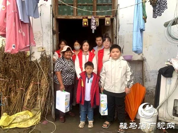 共青團(tuán)平輿縣委開展關(guān)愛留守兒童走訪慰問活動(dòng)