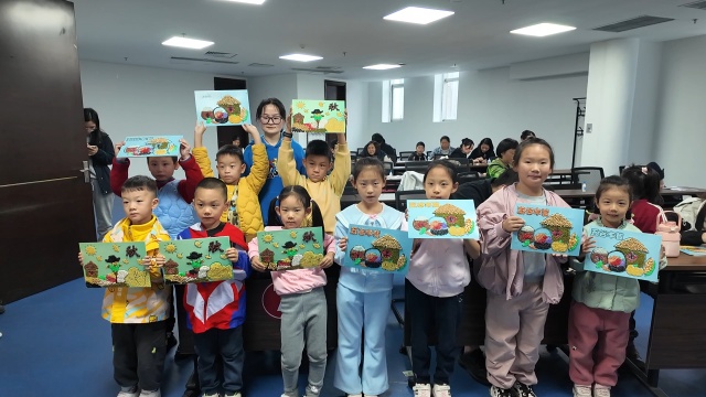 駐馬店市總工會開展“美生活”五谷糧食畫非遺體驗(yàn)活動