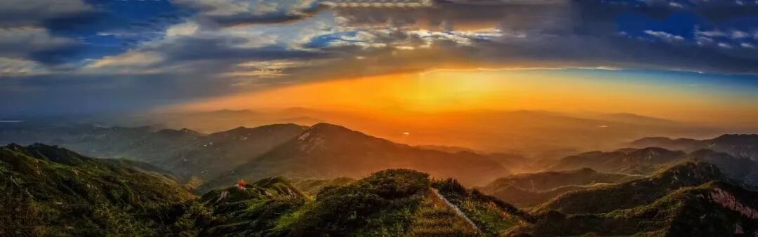 暮色漫過(guò)白云山，來(lái)這里感受云端與晚風(fēng)